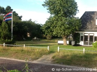 Hout (aan de Badweg)