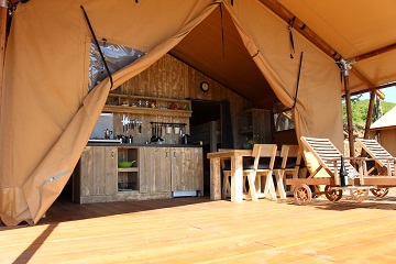  Safaritent bij boer Vis